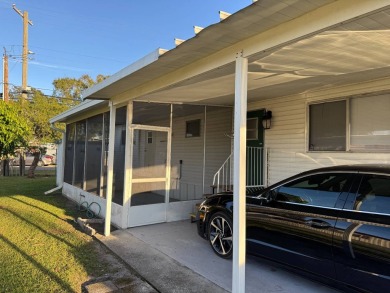 2bd/2b/Move-in Ready/Lot Rent $752  This two-bedroom, two-bath on Lone Palm Golf Club in Florida - for sale on GolfHomes.com, golf home, golf lot