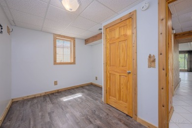 Welcome to the golf lodge! Rustic 4 bed, 2 bath Galena Territory on Eagle Ridge Inn and Resort in Illinois - for sale on GolfHomes.com, golf home, golf lot