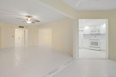 WELCOME TO THIS SPARKLING, UPDATED CONDO WITH BEAUTIFUL GOLF & on Poinciana Golf Club in Florida - for sale on GolfHomes.com, golf home, golf lot