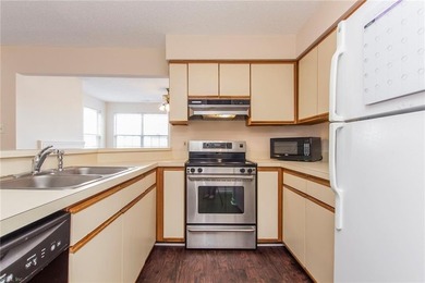 Enjoy this first-floor 2 bedroom/2 bathroom condo situated next on Honey Bee Golf Club in Virginia - for sale on GolfHomes.com, golf home, golf lot