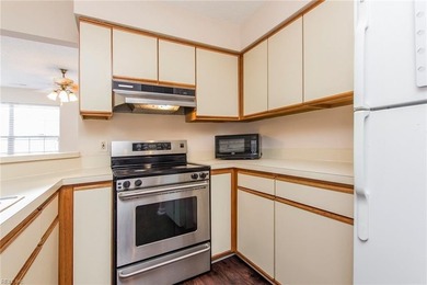 Enjoy this first-floor 2 bedroom/2 bathroom condo situated next on Honey Bee Golf Club in Virginia - for sale on GolfHomes.com, golf home, golf lot