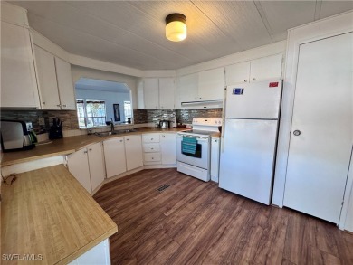 Turnkey!! Fully furnished, move in ready, open concept, 2 on Six Lakes Country Club in Florida - for sale on GolfHomes.com, golf home, golf lot