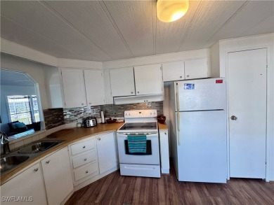 Turnkey!! Fully furnished, move in ready, open concept, 2 on Six Lakes Country Club in Florida - for sale on GolfHomes.com, golf home, golf lot