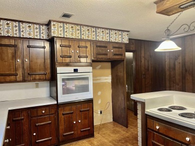 Don't miss out on this amazing home located at the Bald Knob on Bald Knob Country Club in Arkansas - for sale on GolfHomes.com, golf home, golf lot