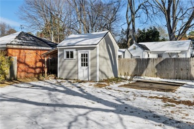 This great Cape Cod-style gem in THE HEART OF LAKESIDE has just on Belmont Golf Course in Virginia - for sale on GolfHomes.com, golf home, golf lot