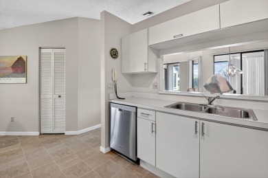 Charming Lakeview home in Aberdeen Country Club. This delightful on Aberdeen Golf and Country Club in Florida - for sale on GolfHomes.com, golf home, golf lot