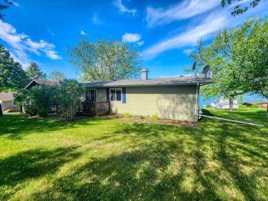 Welcome to your perfect retreat in the highly desirable Lake on Lake Carroll Golf Course in Illinois - for sale on GolfHomes.com, golf home, golf lot