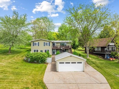 Welcome to your perfect retreat in the highly desirable Lake on Lake Carroll Golf Course in Illinois - for sale on GolfHomes.com, golf home, golf lot