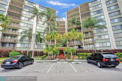 Spacious 2 bed, 2 bath condo with a private balcony and golf on Inverrary Country Club in Florida - for sale on GolfHomes.com, golf home, golf lot