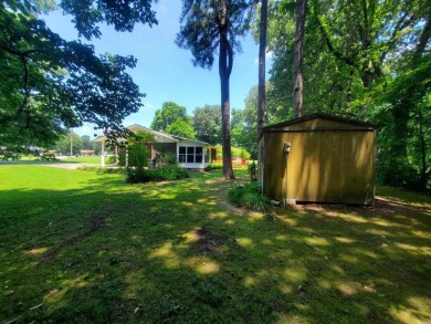 937 Homecrest Drive in Piggott, AR is a 3 BR, 2 BA, 1,742 SF on Sugar Creek Country Club in Arkansas - for sale on GolfHomes.com, golf home, golf lot