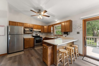 Adorable and well maintained 3 bed, 3 bath bilevel located on a on Lakes of the Four Seasons Country Club in Indiana - for sale on GolfHomes.com, golf home, golf lot
