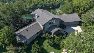Beautiful home on Holiday Island with breathtaking views on Holiday Island Executive Golf Course in Arkansas - for sale on GolfHomes.com, golf home, golf lot