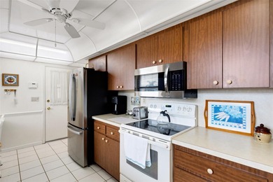 Welcome to beautiful Sun City Center, a premier 55+ golf cart on North Lakes Golf Course in Florida - for sale on GolfHomes.com, golf home, golf lot