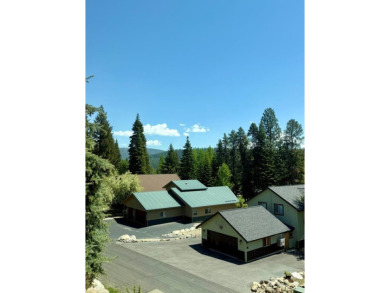 Golfers Getaway, easy access to McCalls best golf course, hop on on McCall Municipal Golf Course in Idaho - for sale on GolfHomes.com, golf home, golf lot