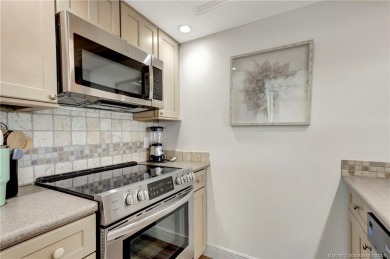 Beautifully updated 1BD/1.5BA condo in Inlet Village with lake on Ocean Club At the Hutchinson Island Beach Resort in Florida - for sale on GolfHomes.com, golf home, golf lot