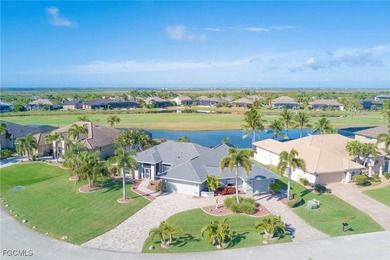 This very well-maintained 3-bedroom, 2-bathroom home is situated on Royal Tee Country Club in Florida - for sale on GolfHomes.com, golf home, golf lot