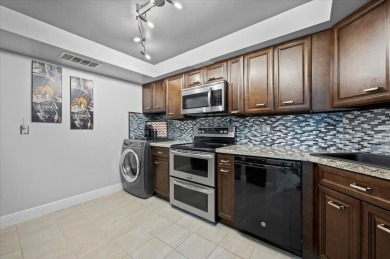 MOTIVATED SELLER! Welcome to the Lincoln Tower, this 3 bed, 2 on The President Country Club in Florida - for sale on GolfHomes.com, golf home, golf lot
