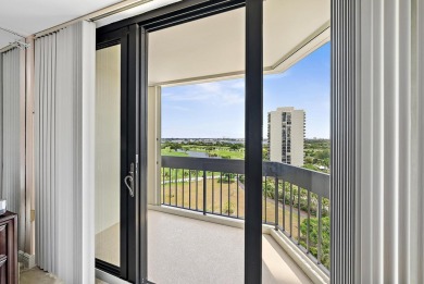 MOTIVATED SELLER! Welcome to the Lincoln Tower, this 3 bed, 2 on The President Country Club in Florida - for sale on GolfHomes.com, golf home, golf lot