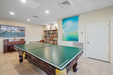 MOTIVATED SELLER! Welcome to the Lincoln Tower, this 3 bed, 2 on The President Country Club in Florida - for sale on GolfHomes.com, golf home, golf lot