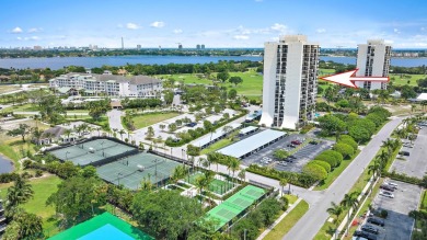 MOTIVATED SELLER! Welcome to the Lincoln Tower, this 3 bed, 2 on The President Country Club in Florida - for sale on GolfHomes.com, golf home, golf lot