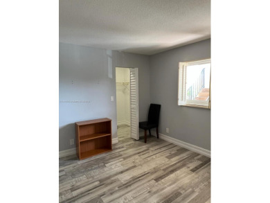 Cozy, spacious & immaculate corner apartment with 2 bedrooms & 2 on Woodlands Country Club in Florida - for sale on GolfHomes.com, golf home, golf lot