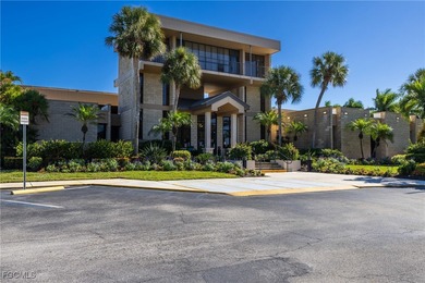 Move-in ready 2 bedroom, 2 bathroom TURNKEY condo with a on Seven Lakes Golf and Tennis Community in Florida - for sale on GolfHomes.com, golf home, golf lot