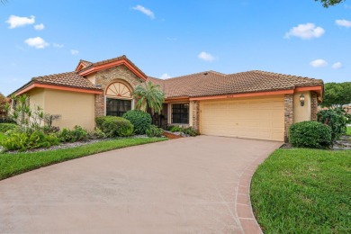 Welcome to this spacious villa in Boynton Beach that offers the on The Links At Boynton Beach - The Family Course in Florida - for sale on GolfHomes.com, golf home, golf lot