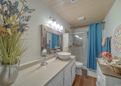 This beautifully updated and meticulously maintained golf course on Magellan Golf Course in Arkansas - for sale on GolfHomes.com, golf home, golf lot