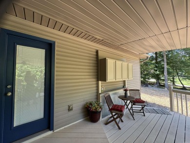 This beautifully updated and meticulously maintained golf course on Magellan Golf Course in Arkansas - for sale on GolfHomes.com, golf home, golf lot