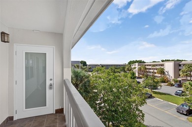 NEWLY RENOVATED EXTRA LARGE CORNER 2BR/2BATH CONDO IN THE SOUGHT on Wynmoor Golf Course in Florida - for sale on GolfHomes.com, golf home, golf lot