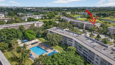 NEWLY RENOVATED EXTRA LARGE CORNER 2BR/2BATH CONDO IN THE SOUGHT on Wynmoor Golf Course in Florida - for sale on GolfHomes.com, golf home, golf lot