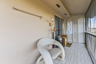 Light and bright corner unit second floor in walking distance to on Kings Point Golf -Flanders Way in Florida - for sale on GolfHomes.com, golf home, golf lot