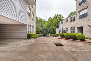 GREAT location in Tarrytown. This unit is a great set up with on Lions Municipal Golf Course in Texas - for sale on GolfHomes.com, golf home, golf lot