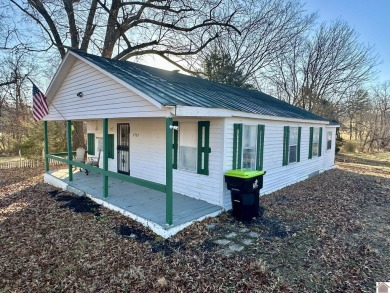 Prime renovation opportunity at 1721 Walnut St., Benton, KY on Benton Golf and Country Club in Kentucky - for sale on GolfHomes.com, golf home, golf lot