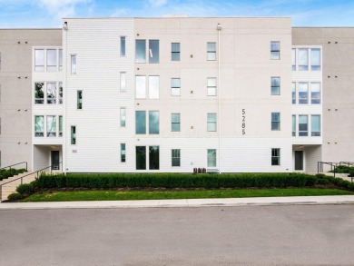 Immaculate and better than new, this 2nd-floor end-unit condo in on Little Turtle Golf Club in Ohio - for sale on GolfHomes.com, golf home, golf lot