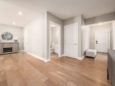 Immaculate and better than new, this 2nd-floor end-unit condo in on Little Turtle Golf Club in Ohio - for sale on GolfHomes.com, golf home, golf lot