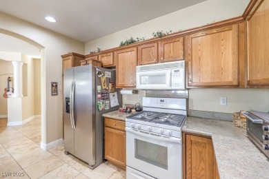 IT'S SUMMERLIN!!!!! Welcome to this beautiful 2-bedroom, 2-bath on TPC at Summerlin in Nevada - for sale on GolfHomes.com, golf home, golf lot
