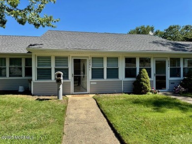 Welcome to this well-maintained Baronet model nestled in the on Greenbriar Woodlands in New Jersey - for sale on GolfHomes.com, golf home, golf lot