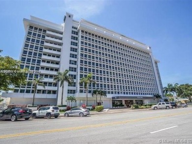 This David Willam furnished studio is located in the heart of on Granada Golf Club in Florida - for sale on GolfHomes.com, golf home, golf lot