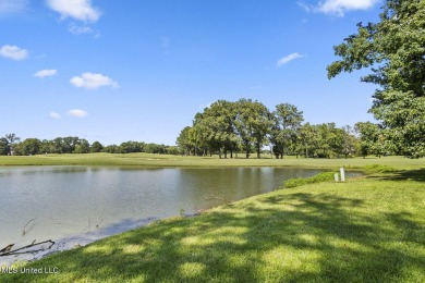 Beautiful 3-bedroom, 2-bathroom home perfectly positioned on the on Colonial Country Club Deerfield in Mississippi - for sale on GolfHomes.com, golf home, golf lot
