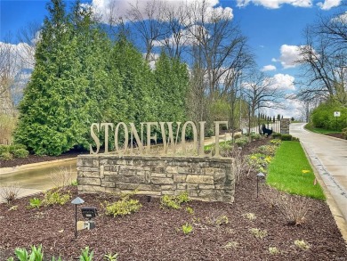 Beautifully updated Villa in The Stonewolf Golf Course community on Stonewolf Golf Club in Illinois - for sale on GolfHomes.com, golf home, golf lot