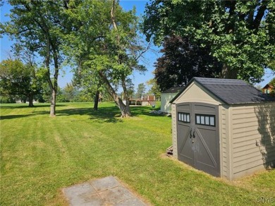 Updated and meticulously maintained ranch home featuring 3 on Twin Ponds Golf and Country Club in New York - for sale on GolfHomes.com, golf home, golf lot