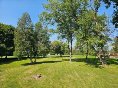 Updated and meticulously maintained ranch home featuring 3 on Twin Ponds Golf and Country Club in New York - for sale on GolfHomes.com, golf home, golf lot