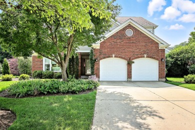 Spotless and beautifully maintained White Oak model located in on The Arboretum Club in Illinois - for sale on GolfHomes.com, golf home, golf lot