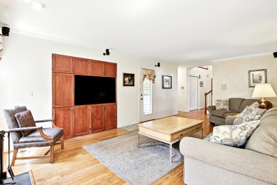 Spotless and beautifully maintained White Oak model located in on The Arboretum Club in Illinois - for sale on GolfHomes.com, golf home, golf lot