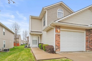 Welcome home to your beautifully maintained 3BR/2.5Ba end-unit on Royal Meadows Golf Course in Missouri - for sale on GolfHomes.com, golf home, golf lot