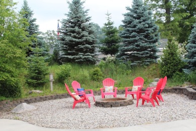 Relax & enjoy yourself. This charming 2004 cottage comes with on Marquette Trails Country Club in Michigan - for sale on GolfHomes.com, golf home, golf lot