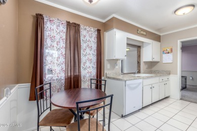 WELCOME HOME to this beautiful end-unit home! Boasting  2BR & 1 on Sun City Lakes West and East in Arizona - for sale on GolfHomes.com, golf home, golf lot