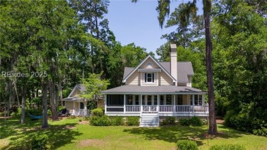 Welcome to your charming coastal cottage! This delightful on Haig Point Golf Club in South Carolina - for sale on GolfHomes.com, golf home, golf lot