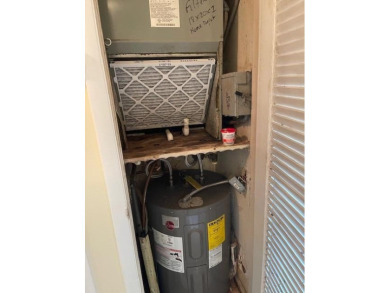 Welcome To Stuart Florida ,Perfect Location! 1 Bedroom 1 Bath on Monterey Yacht and Country Club in Florida - for sale on GolfHomes.com, golf home, golf lot